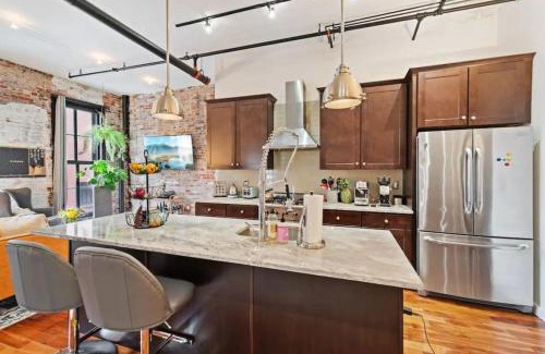 Center City East House | The Founders Suite Residence