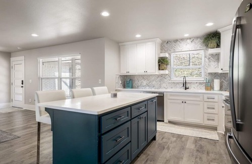 Rogers House | The Fox Den - 4BR/3BA - Sleeps 12