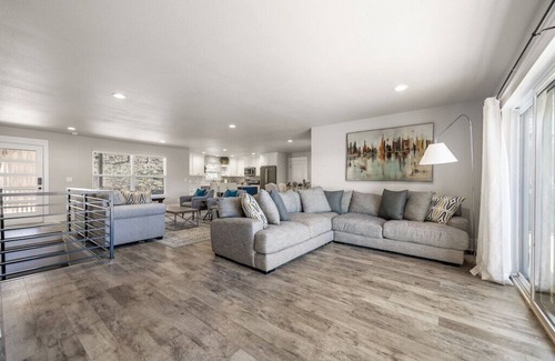 Rogers House | The Fox Den - 4BR/3BA - Sleeps 12