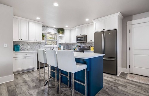 Rogers House | The Fox Den - 4BR/3BA - Sleeps 12
