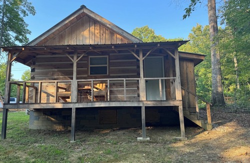 Lancing Cabin | “The Fox Den” WhittleSticks Cabin in Lancing