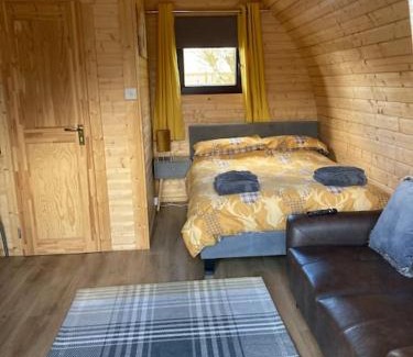 West Laroch Apartment | The Fox's Den, Luxury Cosy Mini Lodge, Highlands