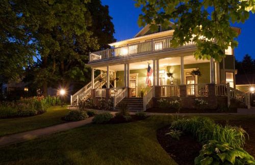 Sturgeon Bay Bed & Breakfast | The Foxglove Inn
