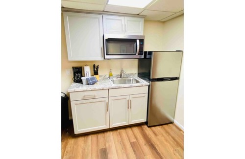 Ruckersville House | The Franklin Estate - Suite F-Private Apt-King Bed