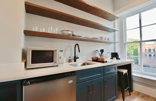 Old Town Alexandria Apartment | The Franklin Suite at Prince Street Inn