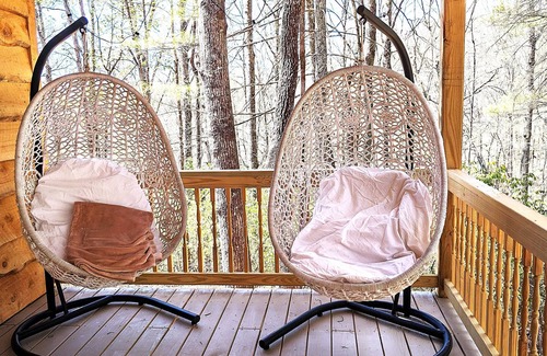 Brevard Cottage | The French Cottage for a Romantic Getaway