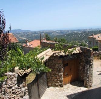 Saint-Jeannet Bed & Breakfast | The frogs' house - Yoga Retreat