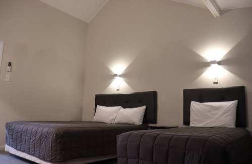 Hawera Hotel | The Furlong