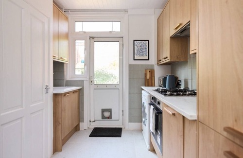 Harlesden House | The Furness Hideout - Charming 2 Bdr House