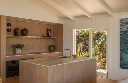 Sunrise Beach House | The Gable House - Beachfront luxury home