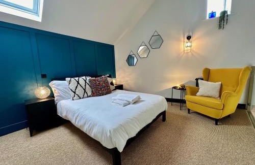Blandford Saint Mary House | The Gallery