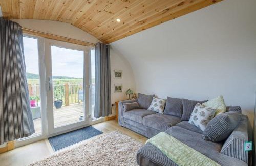 Newton Stewart House | The Galloway Steading -The Hedgehog's Hideout family cabin with Hot Tub and Fire Pit