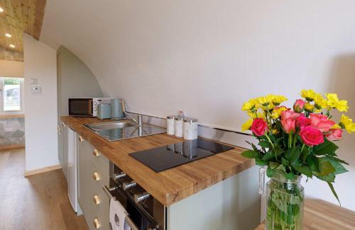 Newton Stewart House | The Galloway Steading -The Hedgehog's Hideout family cabin with Hot Tub and Fire Pit