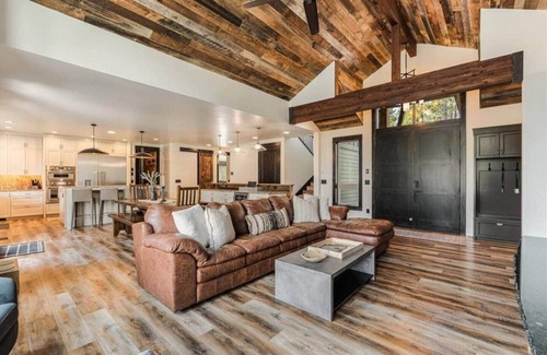 Sunriver House | The Gannet Chalet - HotTub+Sauna+SHARC