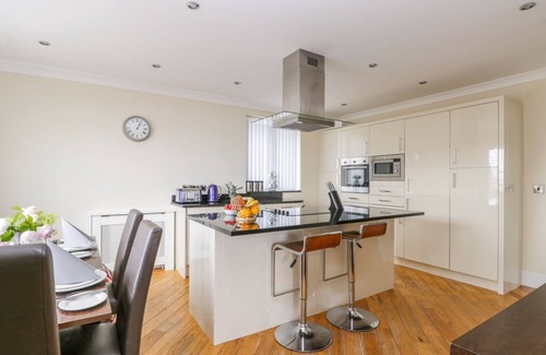 Bridlington Old Town Cottage | THE GANSEY GIRL, family friendly in Bridlington