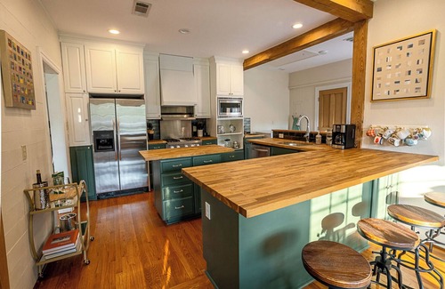 Mid City South Cottage | The Garden District Cottage - minutes from LSU and many of BR’s top restaurants