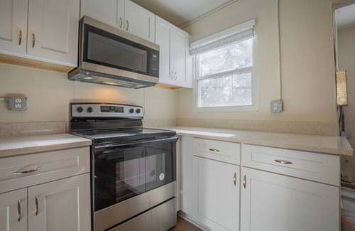 Athens House | The Garden House - 2.0 miles to Sanford Stadium