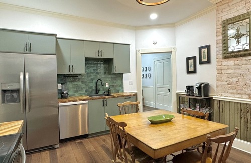 Frankfort Apartment | The Garden - Idyllic Oasis near 13 Distilleries