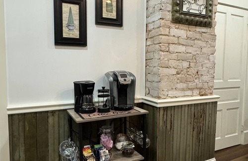 Frankfort Apartment | The Garden - Idyllic Oasis near 13 Distilleries