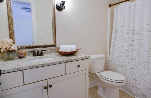 Columbia House | The Garnet Door Bungalow