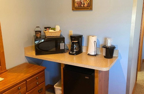Thayerville Hotel | The Garrett Inn