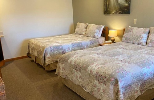 Thayerville Hotel | The Garrett Inn