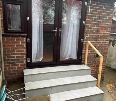 Sutton at Hone Apartment | The Gated 2Bedroom Annex Dartford
