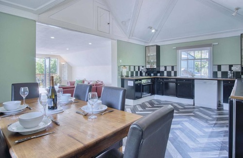 Pendine Apartment | The Gatehouse - 2 Bedroom Apartment - Pendine