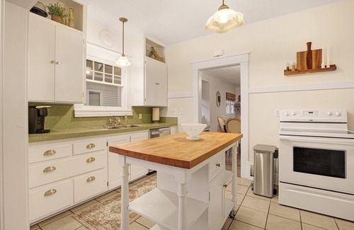 Twin Falls House | The Gem on 8th Ave - sleeps 7, pet friendly!