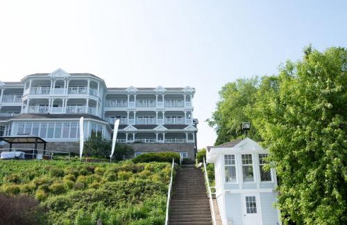 Lake Geneva Hotel | The Geneva Inn