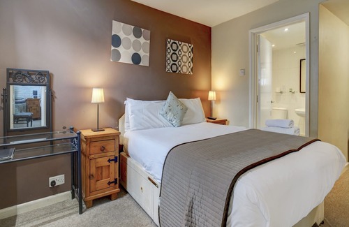 Chichester Hotel | The George & Dragon Inn