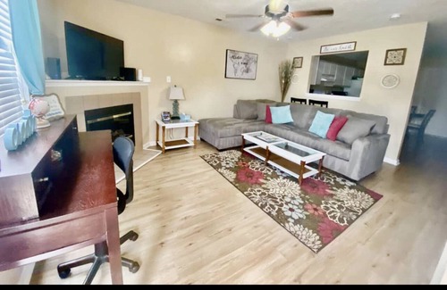 Jacksonville House | The Get-Away-Spot| Cozy & Spacious| Close to base