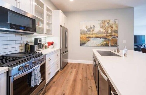 Grover Beach Condo | The Getaway: Private Roof Deck, Walk to Beach