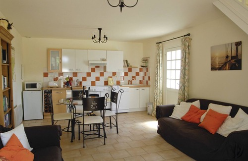 Chambourg-sur-Indre House | The gites of the Manor, La Petite Grange is a detached house with a garden