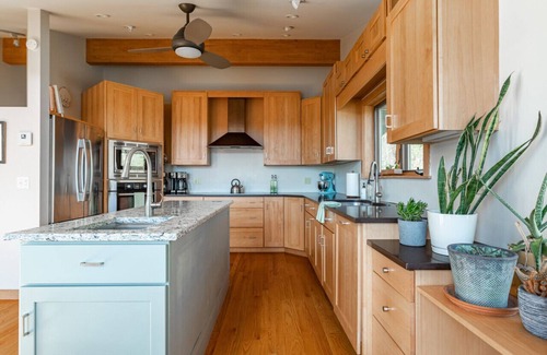 Livingston Manor Apartment | The Glass House