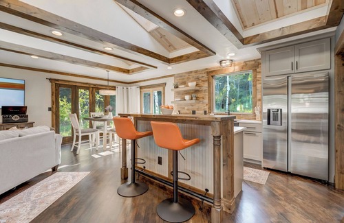 Woodland Park Cabin | -THE GLEN - 7 Acre Mountain Oasis, 2 Cabins, Spa, Sauna - STUNNING & NEW -