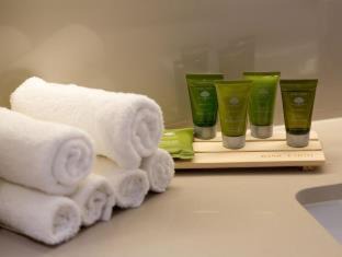 Eight Mile Plains Hotel | The Glen Hotel and Suites