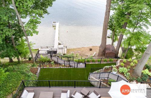 Fennville House | The Glistening Grape - Lakeside Getaway