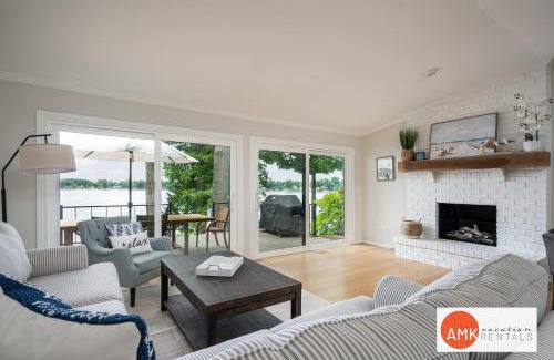 Fennville House | The Glistening Grape - Lakeside Getaway