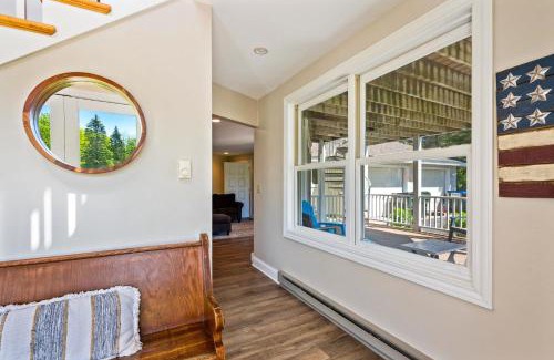 Sister Bay House | The Goat and Cherry - Dogs, Fire Pit & Hot Tub, Escape to Sister Bay!