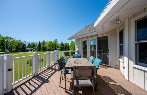 Sister Bay House | The Goat and Cherry - Dogs, Fire Pit & Hot Tub, Escape to Sister Bay!