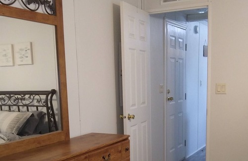 Summerton House | The Goat House - Lake Marion. 3BR/2BA