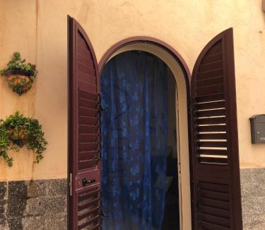 Melicucca Apartment | the goat on the beach