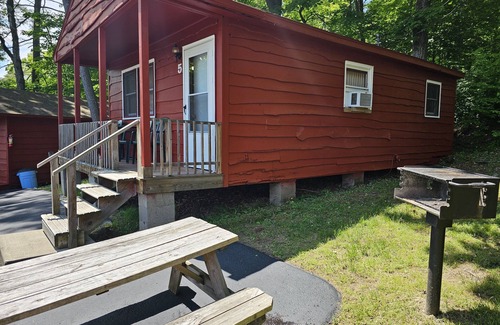 Lake George Cabin | The Gold Eagle Cottage 5