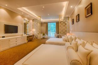 Tennekumbura Hotel | The Golden Crown Hotel