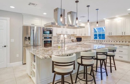 Rural Estates House | The Golden Gate House