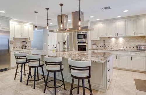 Rural Estates House | The Golden Gate House