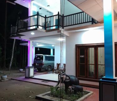 Peradeniya House | The Golden Nest