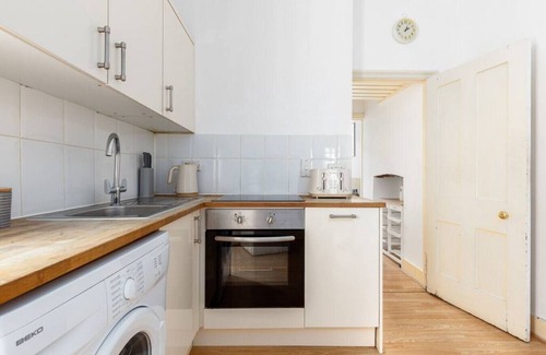 Shepherd's Bush Apartment | The Goldhawk Road Apartments