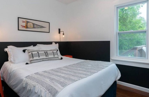 New London Apartment | The Good Home · Walk to L+M Hospital/Near Mystic!